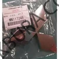 Mitsubıshı L200 2008-2015 Arka Bagaj Arması (Orjınal) MN117248