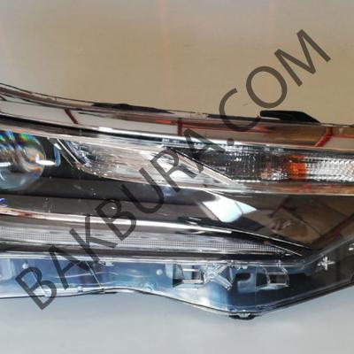Toyota Corolla 2017-2019 Zenonlu Merceklı Sağ Far (İthal) 81110-02l70